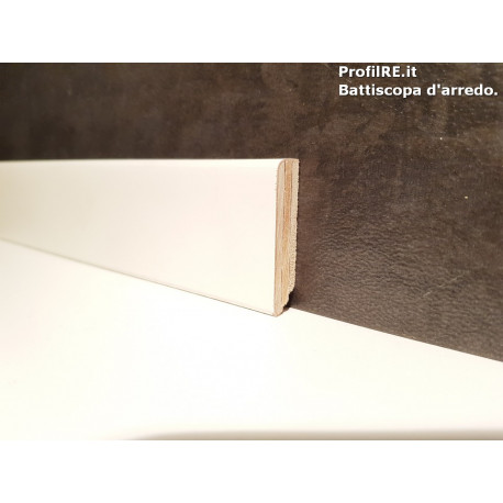 Battiscopa zoccolino basso laccato bianco ral 9001 in legno mm40x10