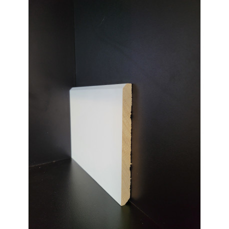 Battiscopa legno sagoma Cuneo moderno altezza cm 14 verniciato bianco