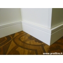 Battiscopa alto Bari in legno squadrato moderno verniciato bianco cm 10