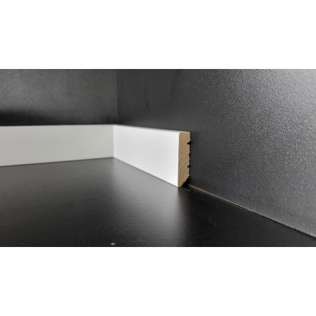Battiscopa basso bianco moderno di 4 cm in legno massello spessore mm 10 poro semi chiuso