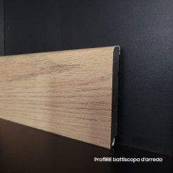 Battiscopa per pavimenti in spc vinile finitura rovere miele