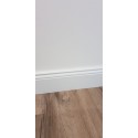 Battiscopa mdf Roma bianco alto 10 centimetri sagomato spessore mm 15 pellicolato + verniciatura bianco ral 9016