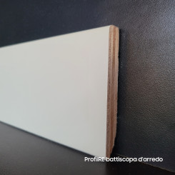 Battiscopa bianco ral 1013 avorio in legno impiallacciato bordo quadro 8 cm spessore mm 13