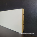 Battiscopa moderno 7 cm in hdf bordo quadro idrofugo verniciato ral 9016 bianco