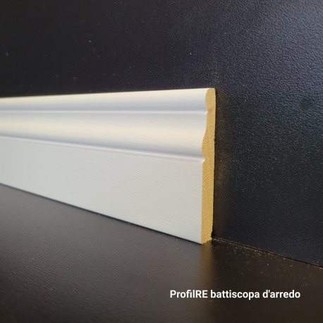 Battiscopa sagomato alto cm 8 spessore cm in legno massello verniciato bianco sagoma Mini ducale long