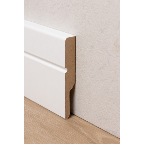 Battiscopa moderno fresato modello Bari in mdf bianco pellicolato lato