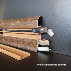 Battiscopa passafilo portacavi con sportello estraibile effetto wengè (1)