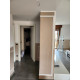 Profilo parete boiserie bianco pronto all'uso posato