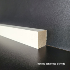 Battiscopa spessore mm 25 e altezza mm 30 in altezza tutto legno massello verniciato bianco