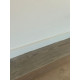Battiscopa basso bianco in ceramica effetto moderno posa cliente Carpi foto due