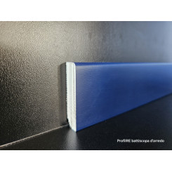 Battiscopa ral 5003 di 5 cm spessore mm 13 squadrato verniciato ral blu zaffiro.jpg