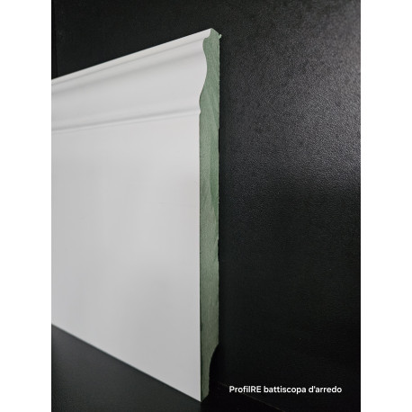 Battiscopa molto alto in hdf verniciato con altezza cm 20 spessore mm 18 sagomato