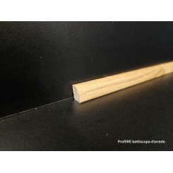 Profilo cornicetta bassa di Rovere massello 12 mm di spessore per mm 9