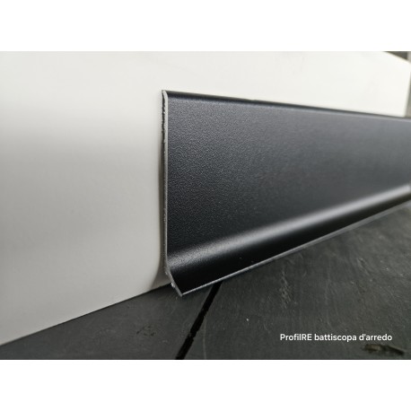 Battiscopa in alluminio nero opaco alto cm 6