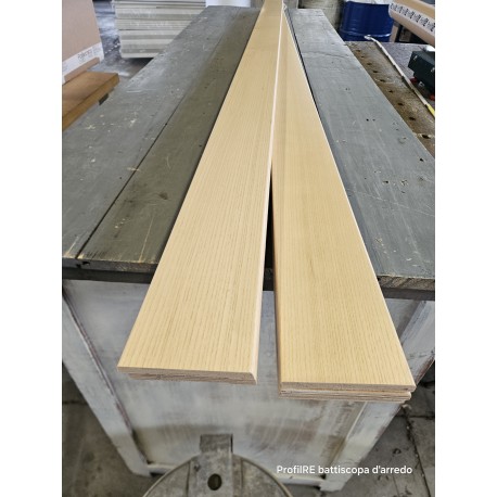 Coprifilo mostrin in Frassino di cm 10 verniciato