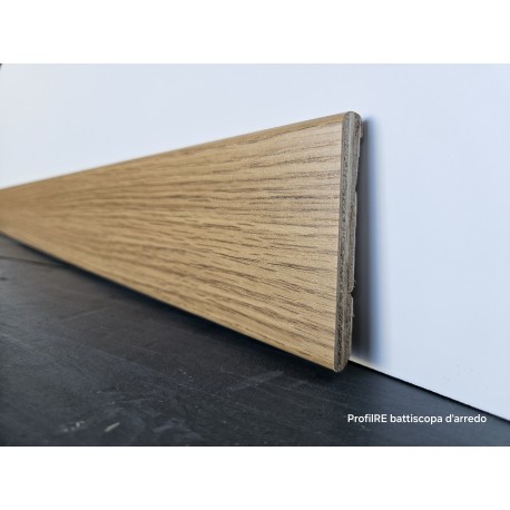 Battiscopa per porte laminatino Rovere naturale, extra resistentei dimensioni mm 75 x 10 mm.