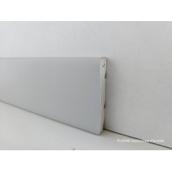 Battiscopa basso e moderno verniciato NCS S-2000N