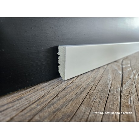 Battiscoipa HDF anti umidità basso, di 4 cm con spessore mm 12 verniciato ral 9016