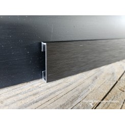 Battiscopa zoccolino basso alluminio anodizzato finitura marrone scuro altezza cm 4 spessore cm 1