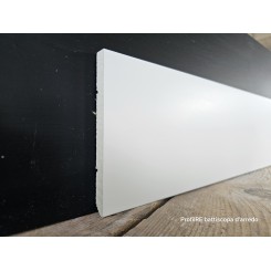 Battiscopa HDF anti umidità extra resistente bordo quadro altezza cm 10 spessore mm 9 verniciato ral 9010 slim