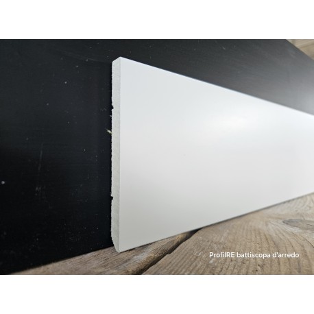 Battiscopa HDF anti umidità extra resistente bordo quadro altezza cm 10 spessore mm 9 verniciato ral 9010 slim
