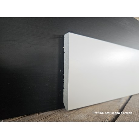 Battiscopa HDF anti umidità extra resistente bordo quadro altezza cm 10 spessore mm 12 verniciato ral 9010 slim