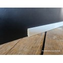 Battiscopa slim molto basso, 2 cm di altezza e spessore di soli 5 mm, legno massello