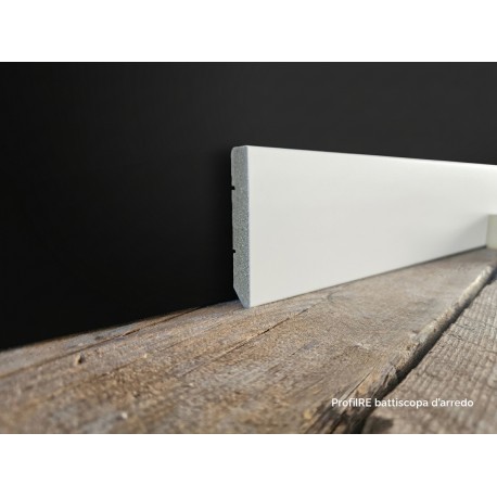 Battiscopa bianco di cm 7 in hdf spessore verniciato ral 9016 bordo quadro spessore mm 9